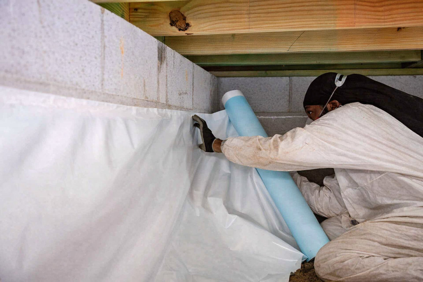 Crawl space vapor barrier in Duluth, MN
